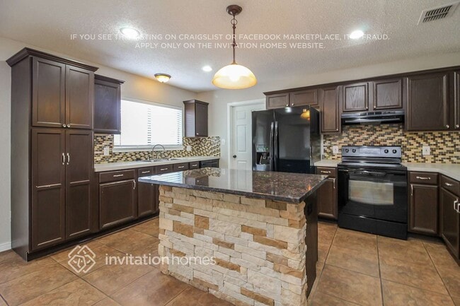 Building Photo - 2807 Custer Dr