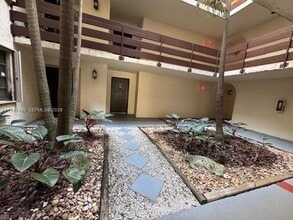 Building Photo - 9010 SW 125th Ave