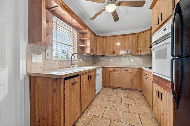 Building Photo - 14965 Palmwood Rd