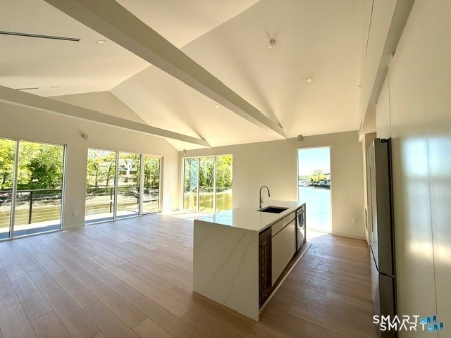 Foto del edificio - 253 Riverside Ave