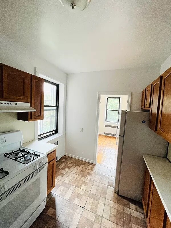 Foto del edificio - 214-32 43rd Ave