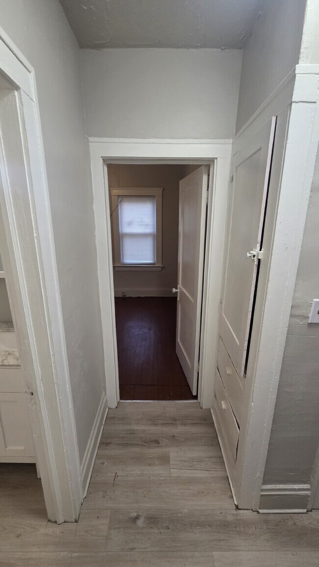 Building Photo - "2-Bedroom with Full Bath - Duplex -Down Unit"