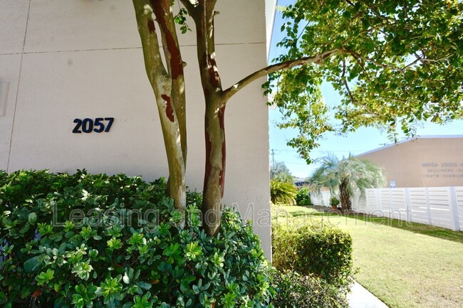Foto del edificio - 2057 Middle St
