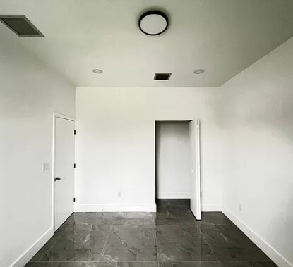 Building Photo - 655 NW 24th Ave