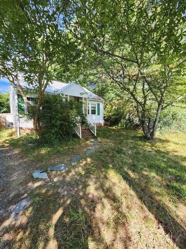 Primary Photo - 102 Goldston Drive - 2br/1ba (HOUSE) - CAR...