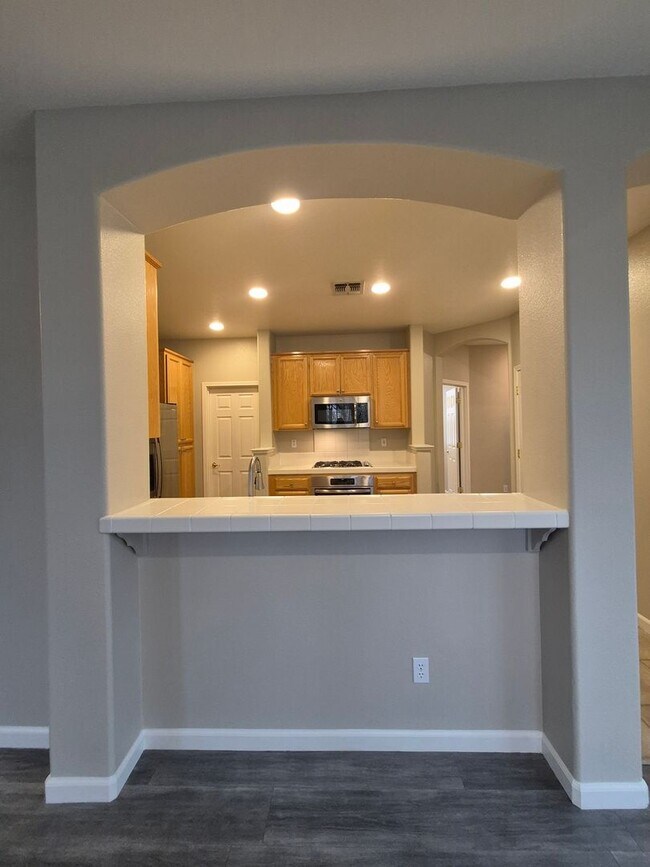 Foto del edificio - Now Leasing!! 3bd/2ba Gorgeous Single-Story Home Located In Roseville