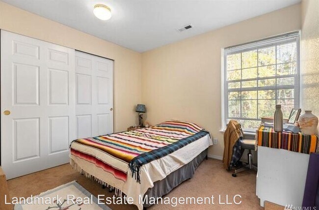 Building Photo - 811-811 Blueberry Ln