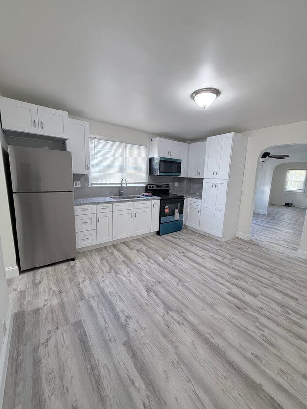 Photo - 211 Oakwood Ave (Glassboro, NJ)