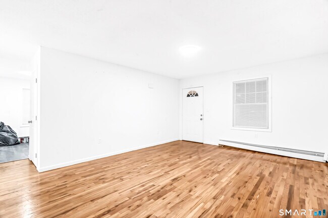 Building Photo - 272 Capen St