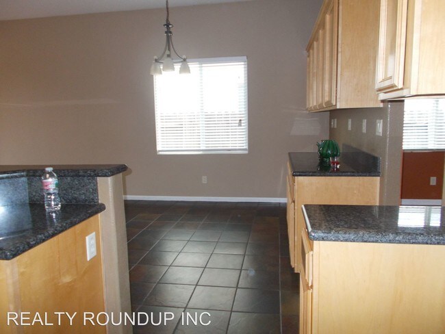 Foto del edificio - 6425 Rabbit Hollow Way