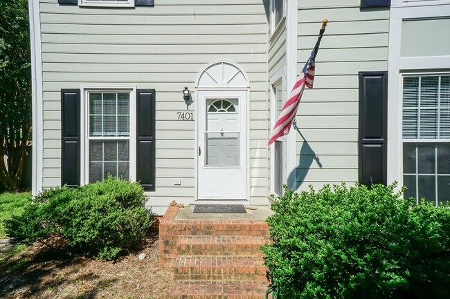 Building Photo - Three Bedroom Home!
