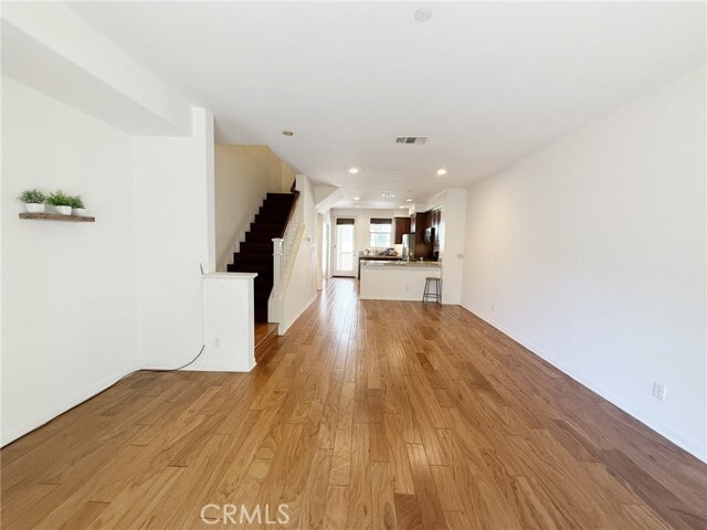 Building Photo - 424 Silk Tree