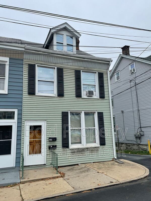221 S 10th St Unit 221 s 10th st 1, Lebanon, PA 17042 Condo for Rent