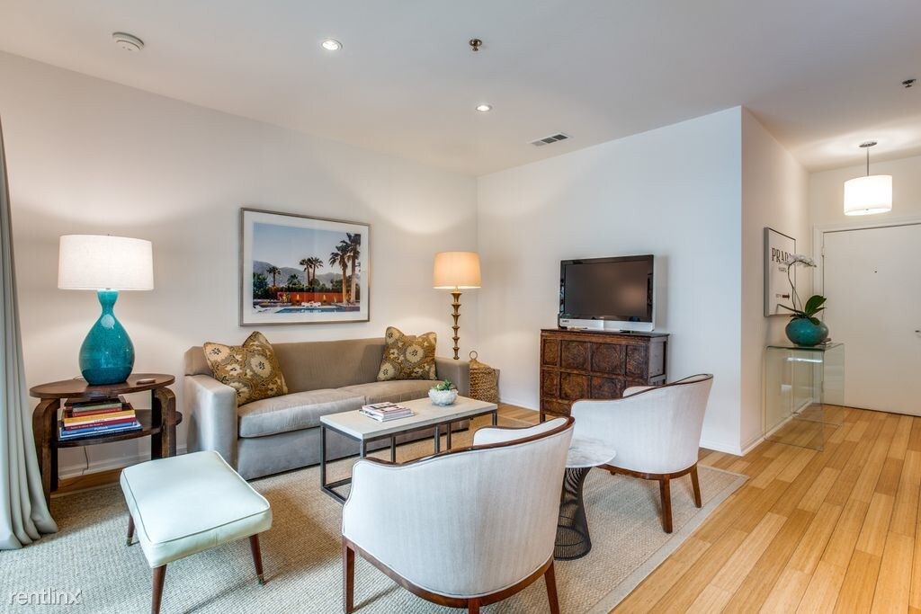 Primary Photo - 1 br, 1.5 bath Condo - 4111 Gilbert Ave