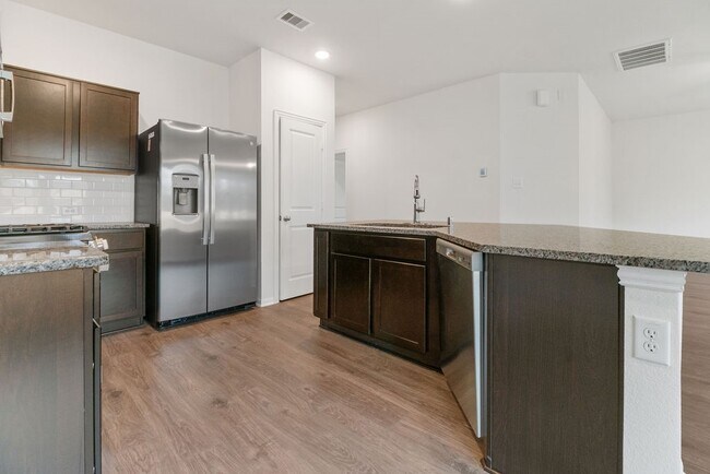 Foto del edificio - 418 Magnolia Ln