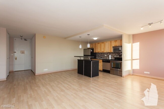 Building Photo - 1 br, 1 bath Condo - 655 W Irving Park Rd