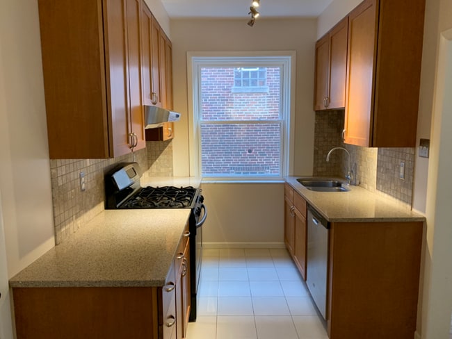 Foto del edificio - 2048 W Farragut Ave
