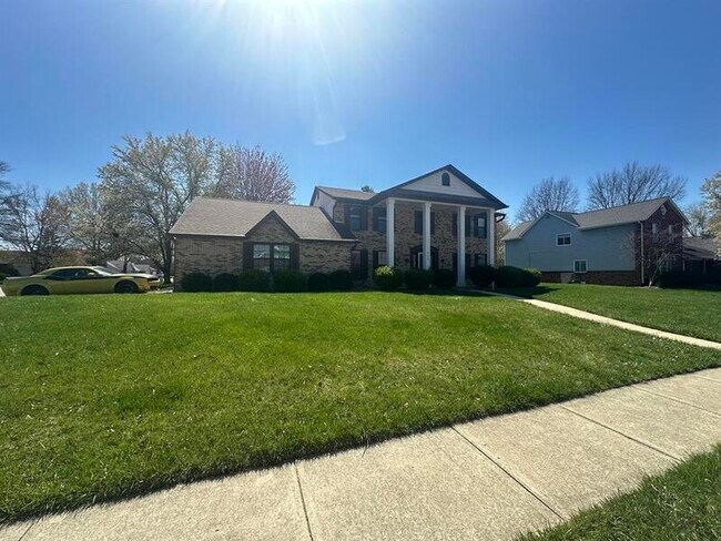 Building Photo - 717 Saint Nicholas Dr