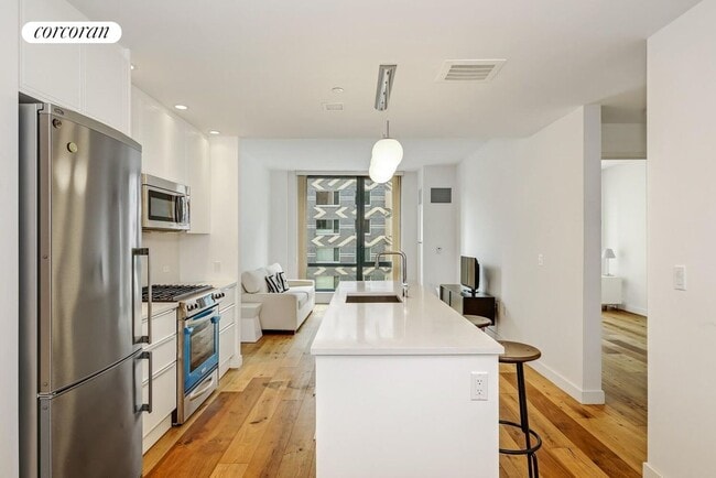 Building Photo - 23 W 116th St