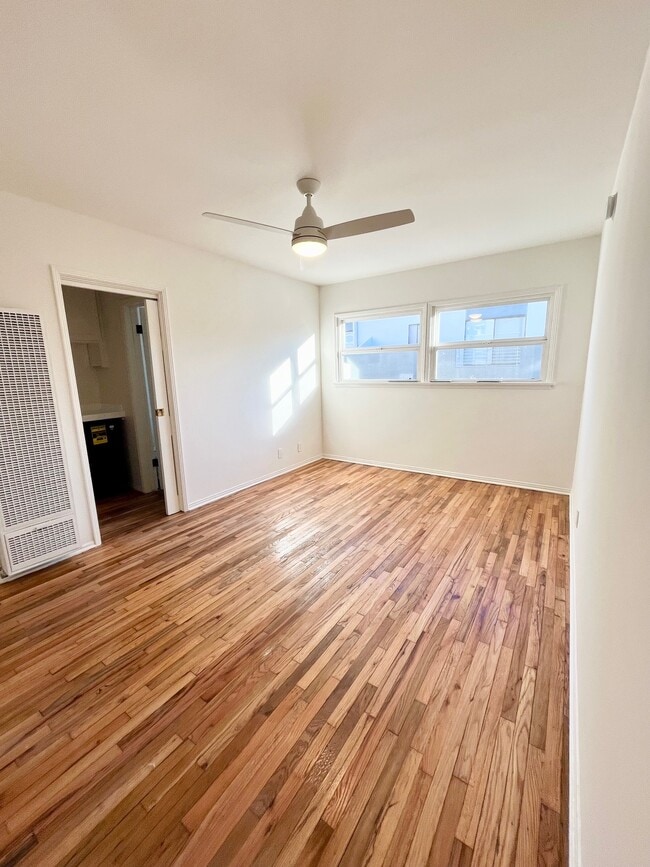 Building Photo - 2129 Ocean Ave