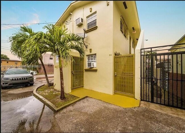 Foto del edificio - 1500 NW 69th Ter