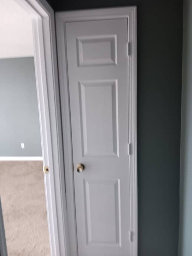 Building Photo - Spacious 3-bedroom, 1.5-bath townhome available