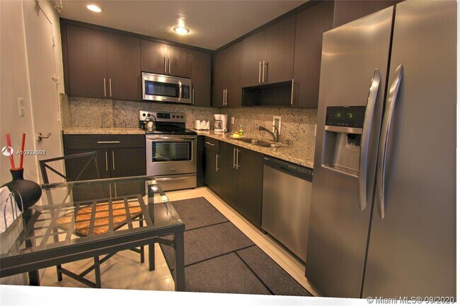 Building Photo - 3901 S Ocean Dr