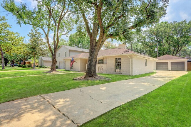 Building Photo - 14035 Myrtlea Dr