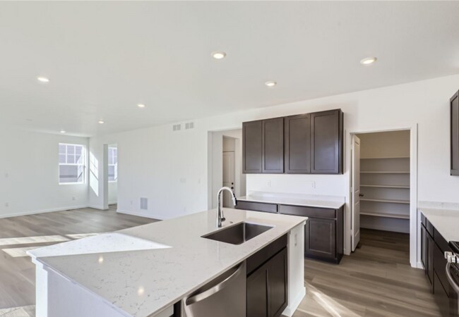 Foto del edificio - ALMOST BRAND NEW 4bd Reunion Ridge Gem!