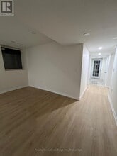 Building Photo - 87 Mussen St
