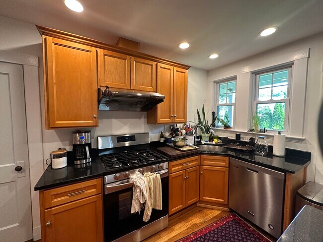 Building Photo - 40 Trapelo St