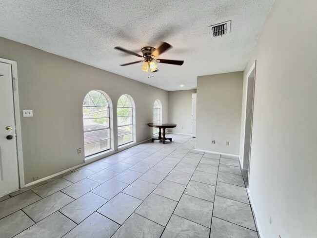 Foto del edificio - 3021 Sycamore Ave