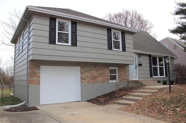 Building Photo - 13323 Donnelly Ave
