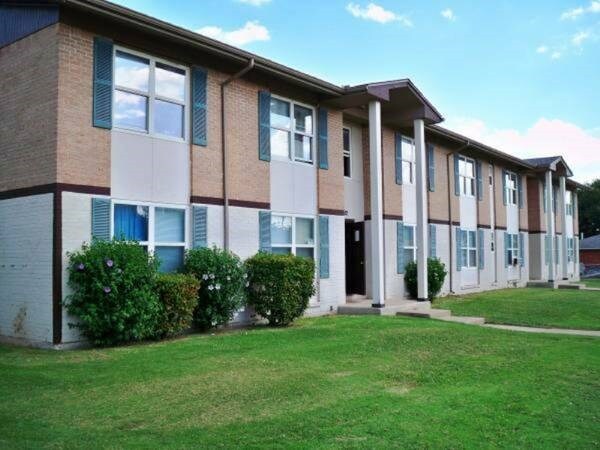 Foto principal - 4531 S Woodward Ave