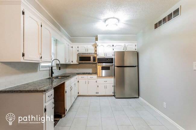 Building Photo - 1017 SW 14Th Street Terrace, Blue Springs,...