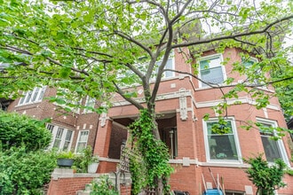 Building Photo - 334 S Oak Park Ave