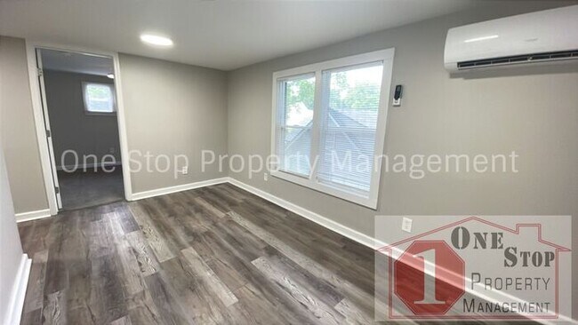 Foto del edificio - Beautiful 2 Bedroom 1 Bathroom Home in Ind...