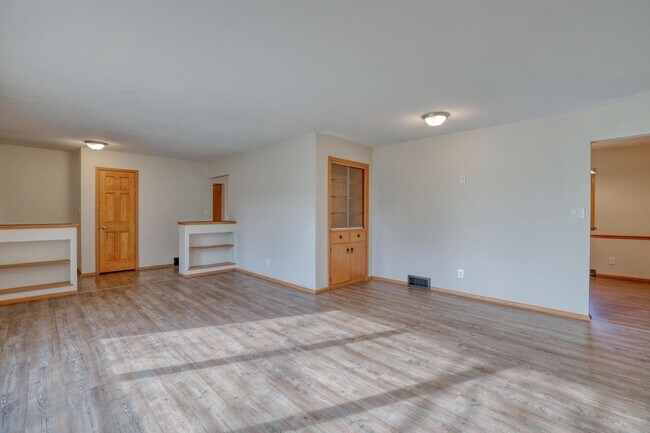 Foto del edificio - 4465 N 144th St