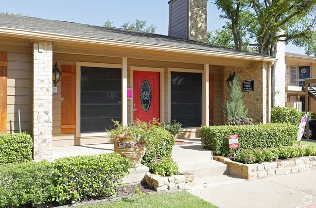 Leasing Office Entrance - The Oakley Apartment Homes