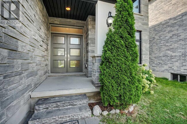Building Photo - 2407 Red Thorne Ave