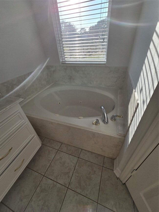 Building Photo - 11207 Iberia Dr