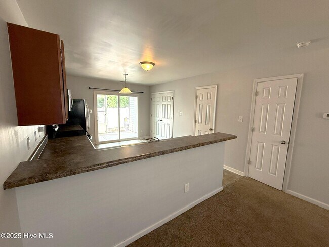 Building Photo - 8008 Banister Loop