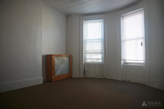 Building Photo - 6036 71st Ave