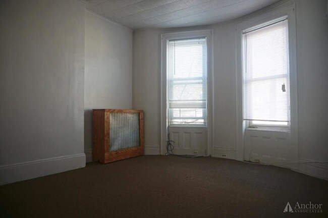 Foto del edificio - 6036 71st Ave
