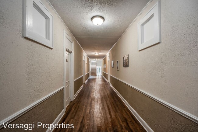 Building Photo - 511 S Westland Ave