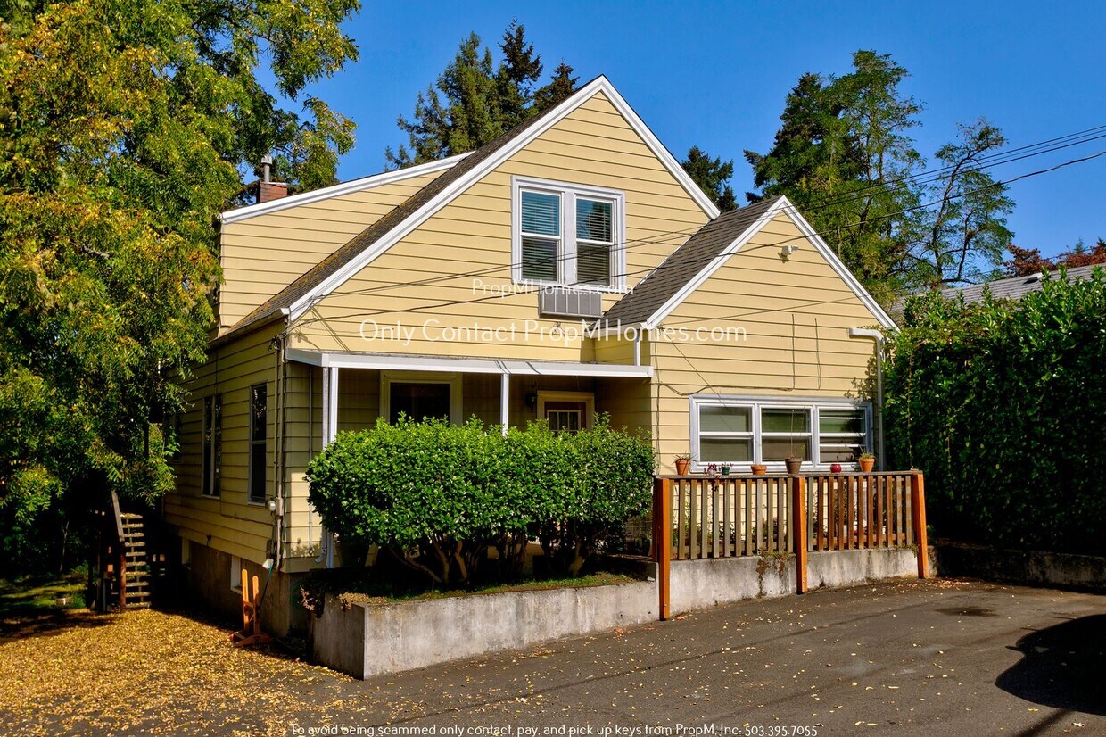 Foto principal - 6315 E Burnside St