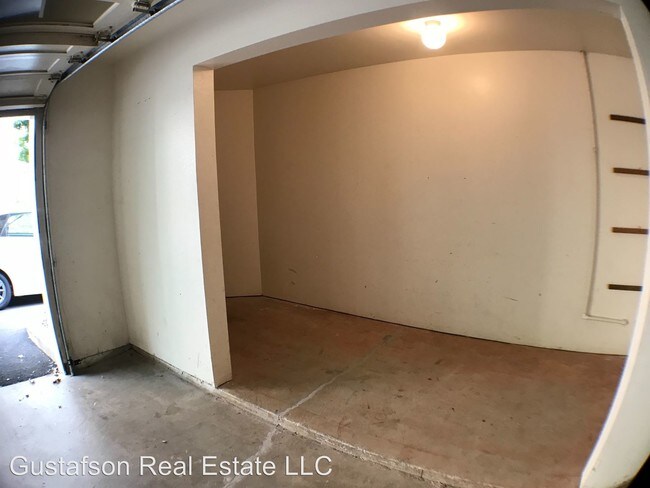 Building Photo - 1340 Moanalualani Pl