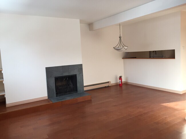 Photo du bâtiment - 1 Bed 1 Bath Unit in Edmonton, AB