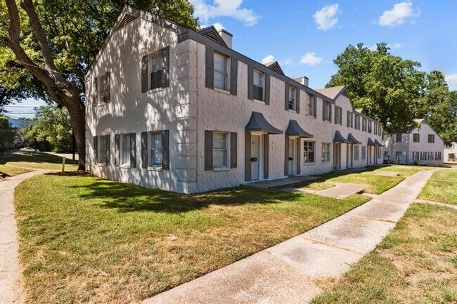 Foto del edificio - Townhomes at South Highlands