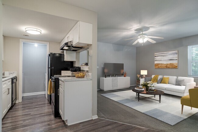 Foto del edificio - Grove at Stonebrook Apartments and Townhomes